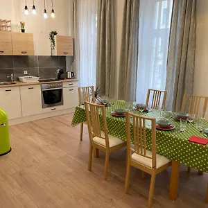 Gesamte Fuer 6 Personen Wiedeń